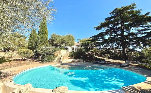 Villa in Grimaud, Provence-Alpes-Côte d'Azur, France 1