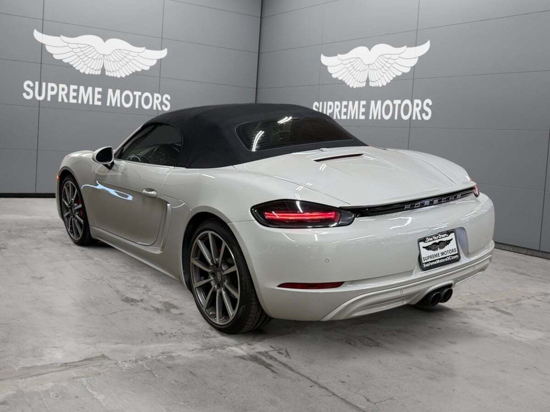 Cabriolet in Costa Mesa, CA, United States 3 - 19018320