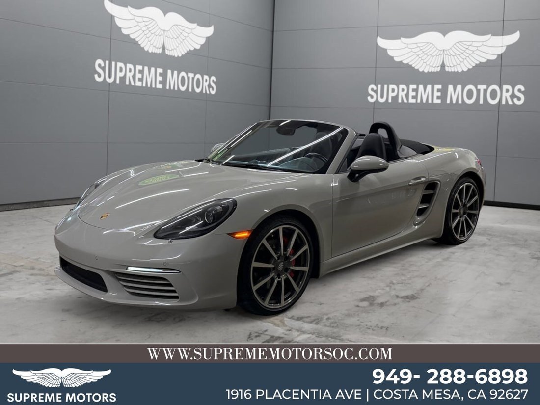 Cabriolet in Costa Mesa, CA, United States 1 - 19018320