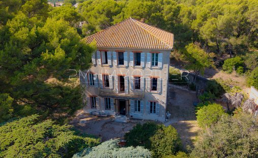 Maison à Périphérie, Cassis, France 1