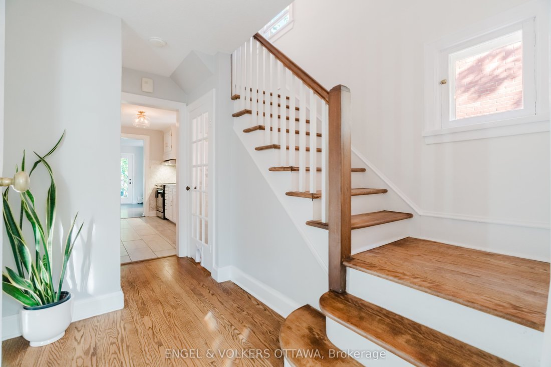 House in Ottawa, Ontario, Canada 5 - 19018467