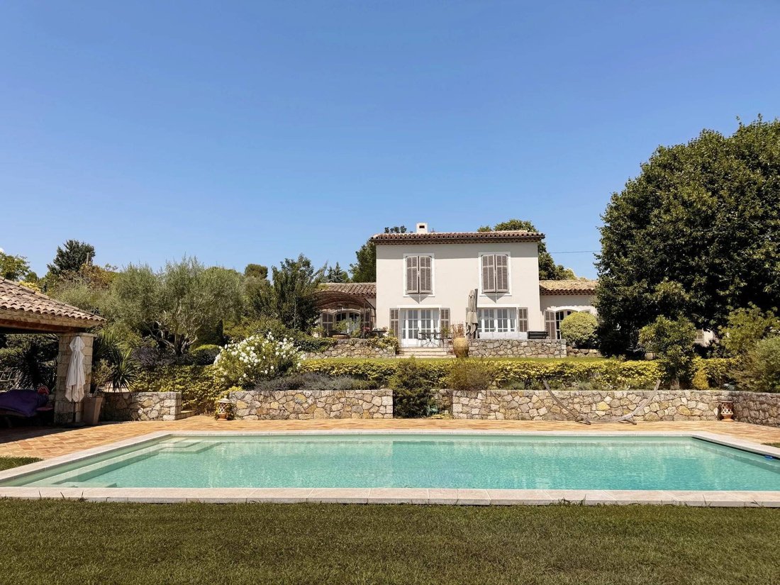 Villa in Mougins, Provence-Alpes-Côte d'Azur, France 1 - 18345651