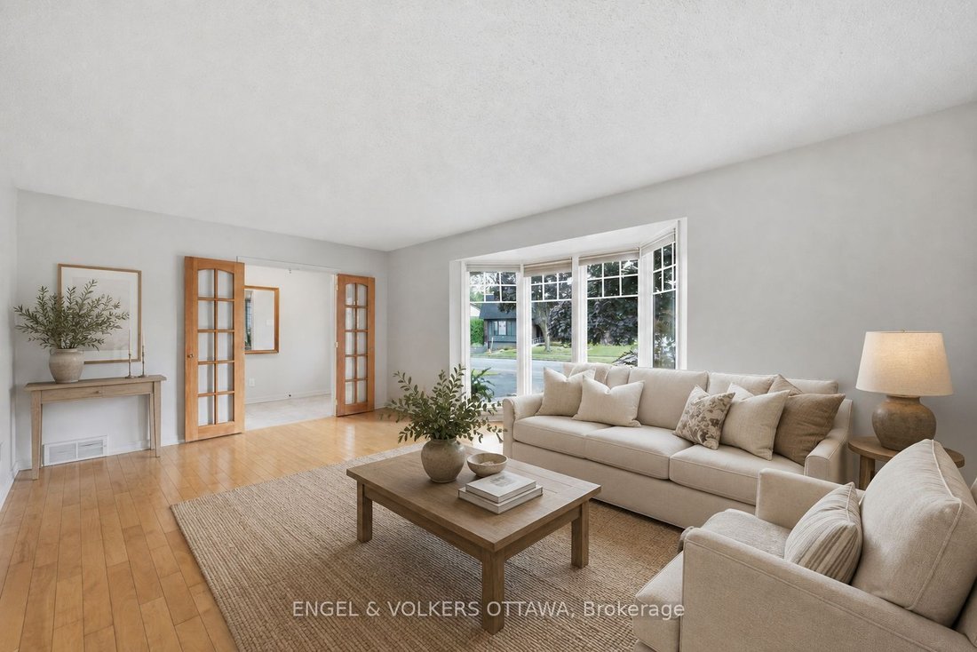 House in Ottawa, Ontario, Canada 4 - 19018439