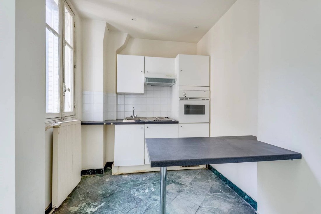Apartment in Elysées-Madeleine, Paris 8e Arrondissement, Paris 4 - 18717395