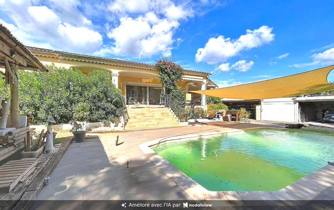 Villa in Le Cannet-des-Maures, Provence-Alpes-Côte d'Azur, France 1 - 19018503
