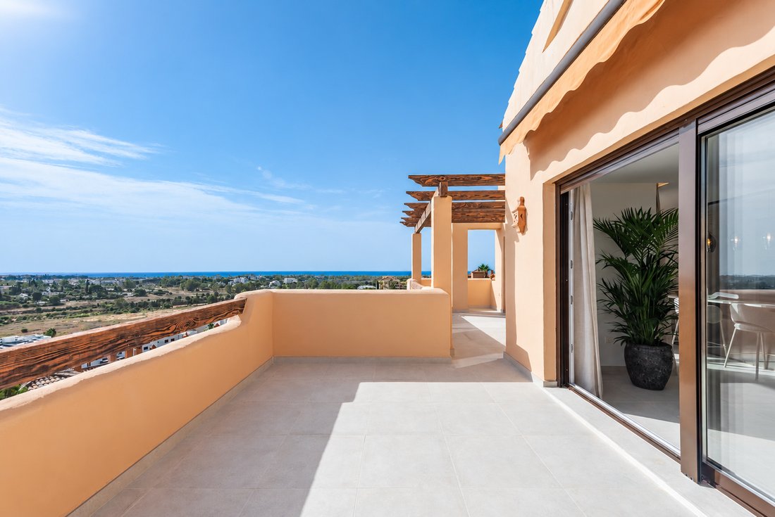 Penthouse in Benahavis, Andalusia, Spain 2 - 18684733