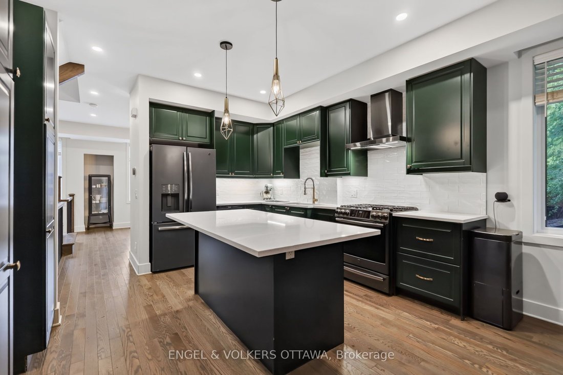 House in Ottawa, Ontario, Canada 5 - 19018457