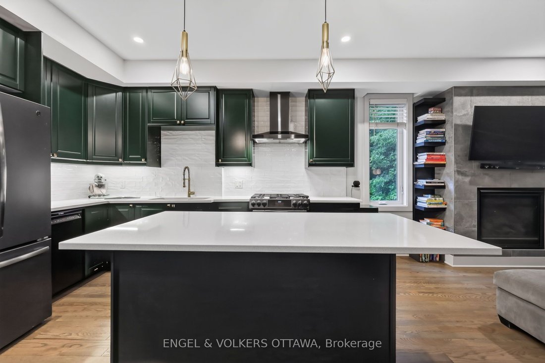 House in Ottawa, Ontario, Canada 4 - 19018457