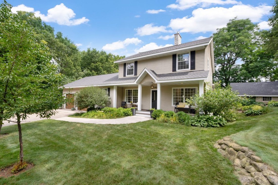 House in Wayzata, Minnesota, United States 3 - 19018135