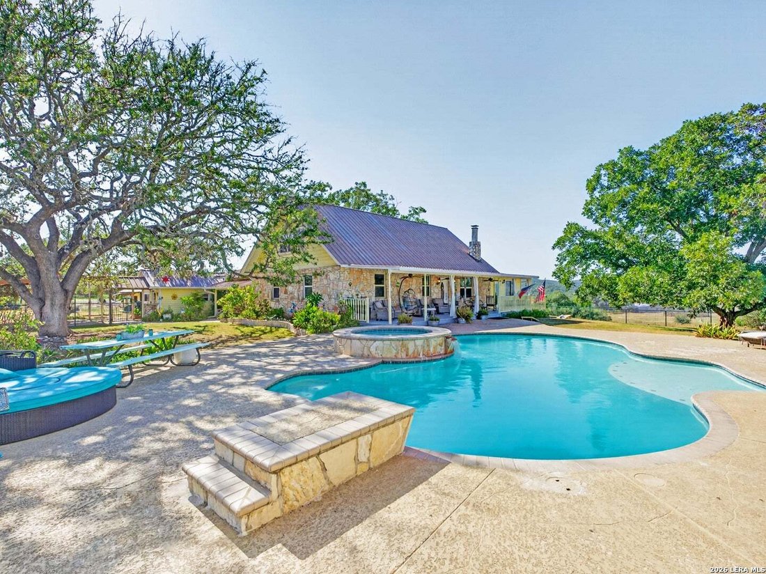 Farm Ranch in Pipe Creek, Texas, United States 1 - 19018435