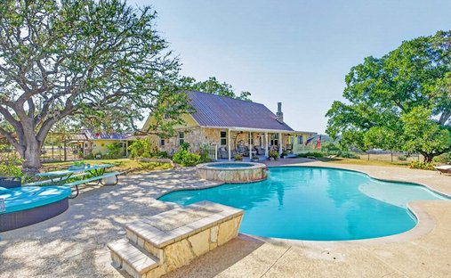 Farm Ranch in Pipe Creek, Texas, United States 1