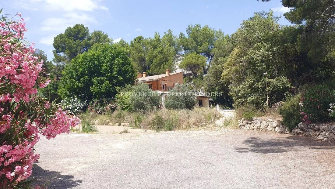 Townhouse in Villecroze, Provence-Alpes-Côte d'Azur, France 2 - 16246882