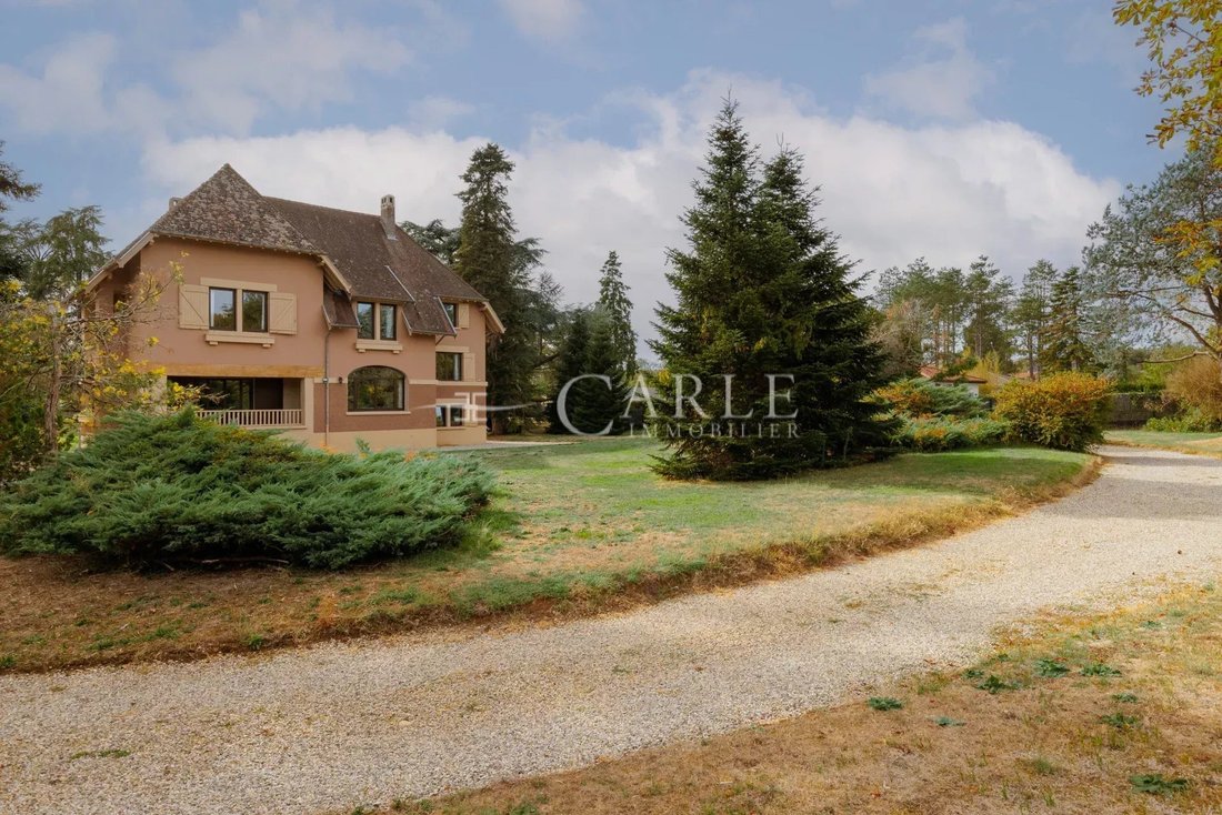 Estate in Saint-Jean-de-Niost, Auvergne-Rhône-Alpes, France 3 - 19018451