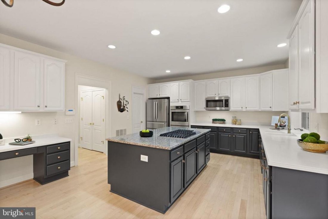 House in Oakton, Virginia, United States 3 - 19018146