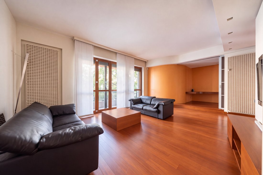 Apartment in Porta Vittoria, Milan, Lombardy 2 - 19018725
