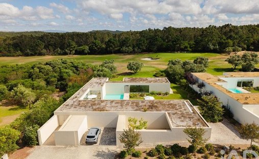 Townhouse in Santa Maria, Sao Pedro e Sobral da Lagoa, Leiria District, Portugal 1