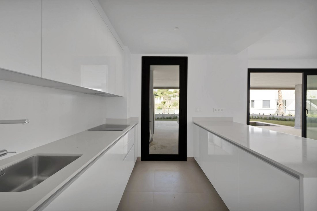 Apartment in Marbella, Andalusia, Spain 4 - 19019081