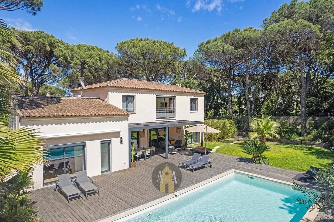 Villa à Gassin, Provence-Alpes-Côte d'Azur, France 1 - 18633743