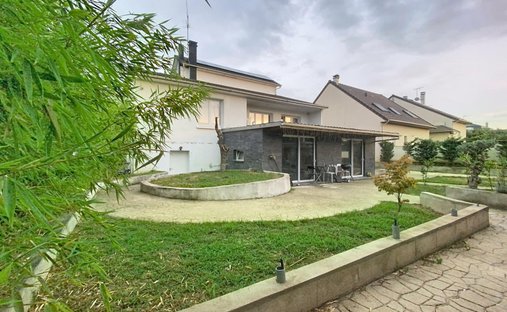 Casa en Chennevieres-sur-Marne, Isla de Francia, Francia 1