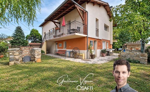 House in Zone Centrale, Chaponost, France 1