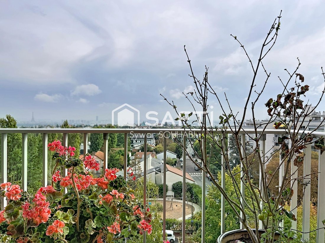 Apartment in Côte Saint Louis, Garches, France 2 - 19019370