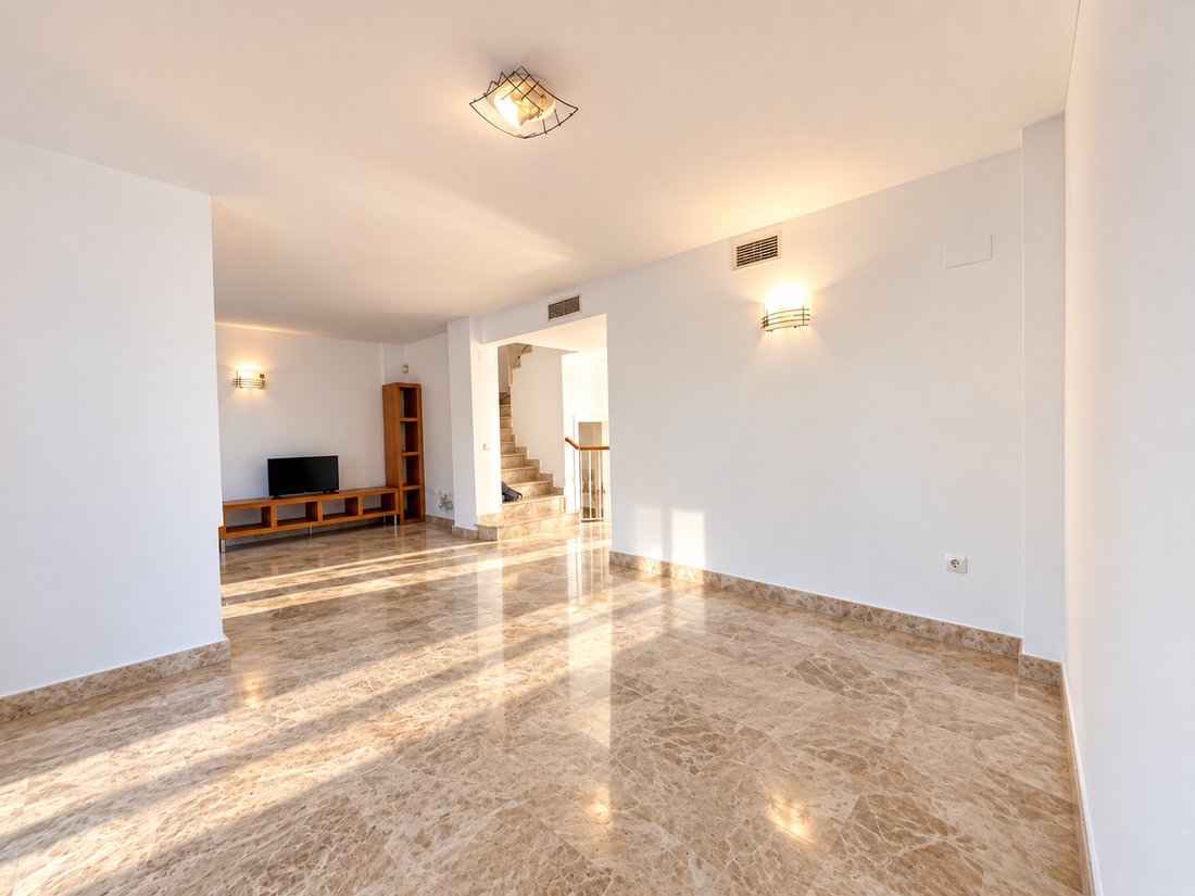 Townhouse in Nueva Andalucia, Marbella, Spain 5 - 19018902