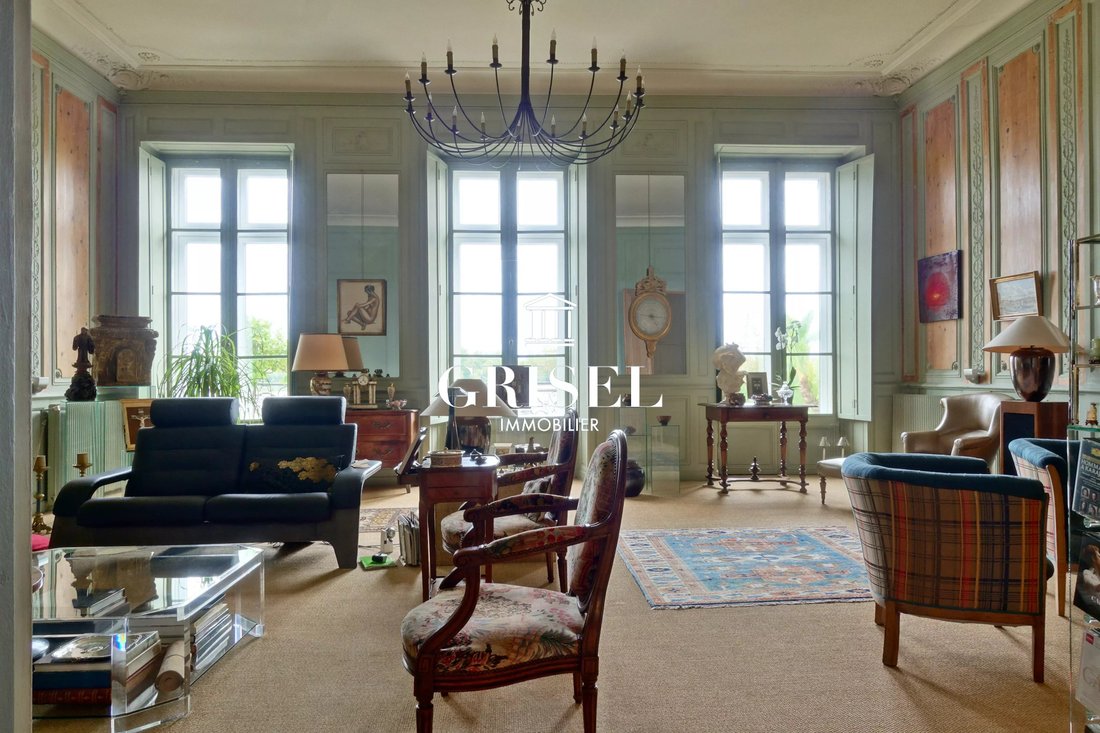 Apartment in Hôtel de Ville-Quinconce-Saint Seurin-Fondaudège, Bordeaux, France 1 - 19018785