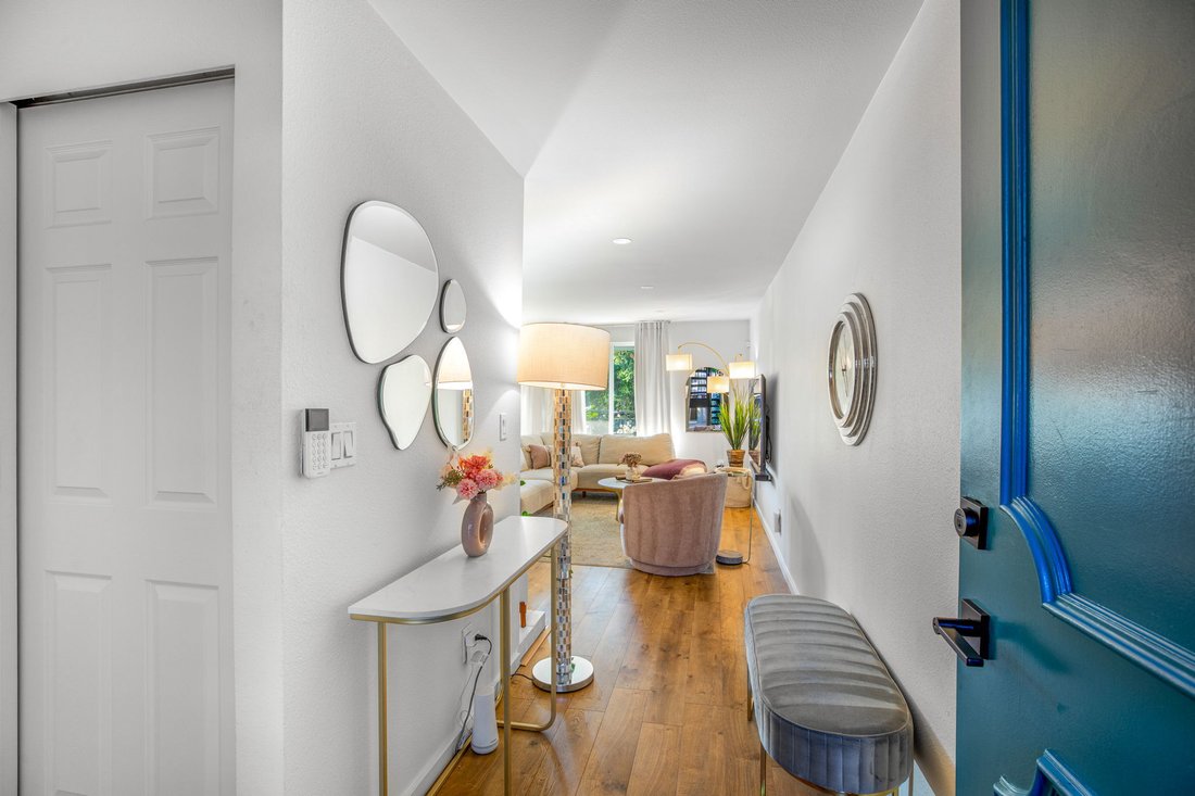 Condo in Mercer Island, Washington, United States 2 - 19018775