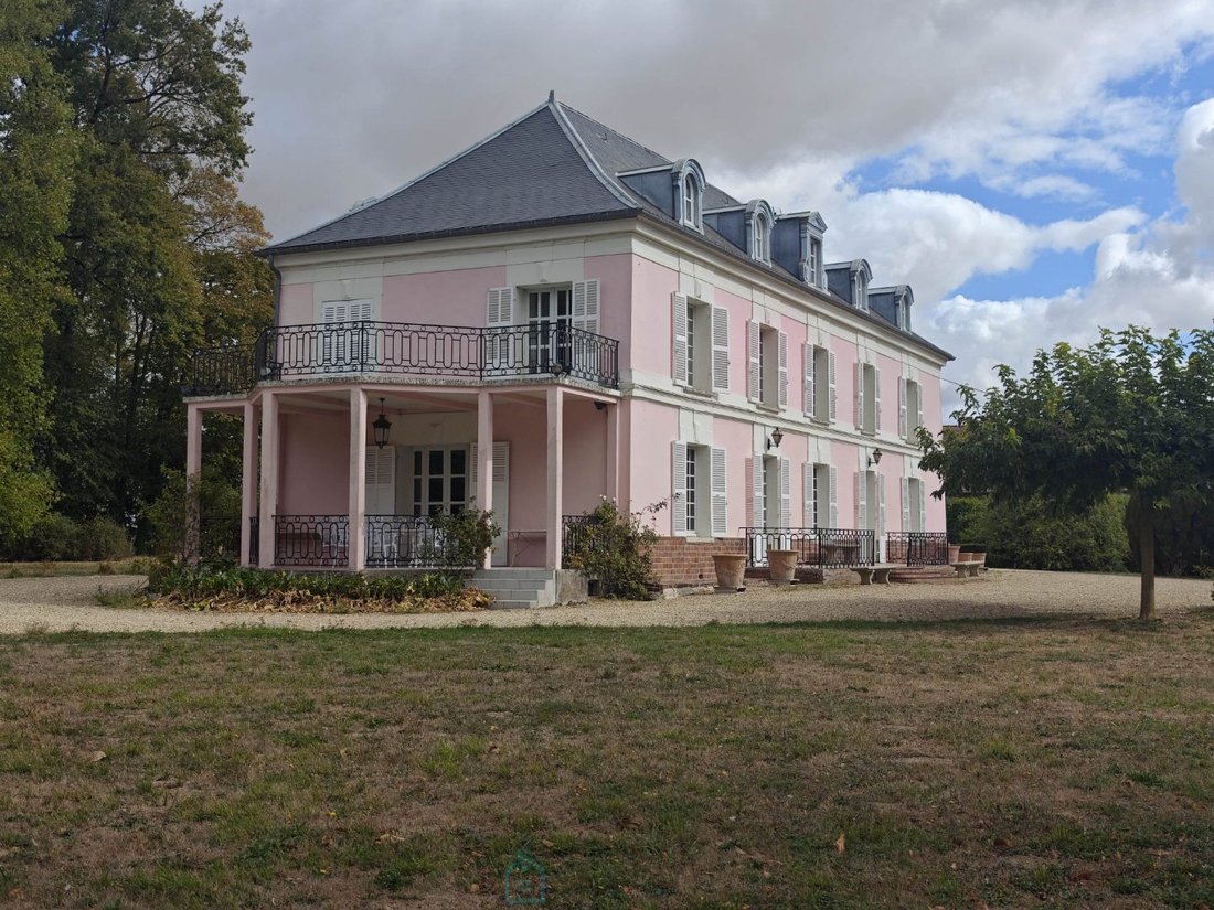 Montceaux-lès-Provins, Ile-de-France, France 2 - 19018600