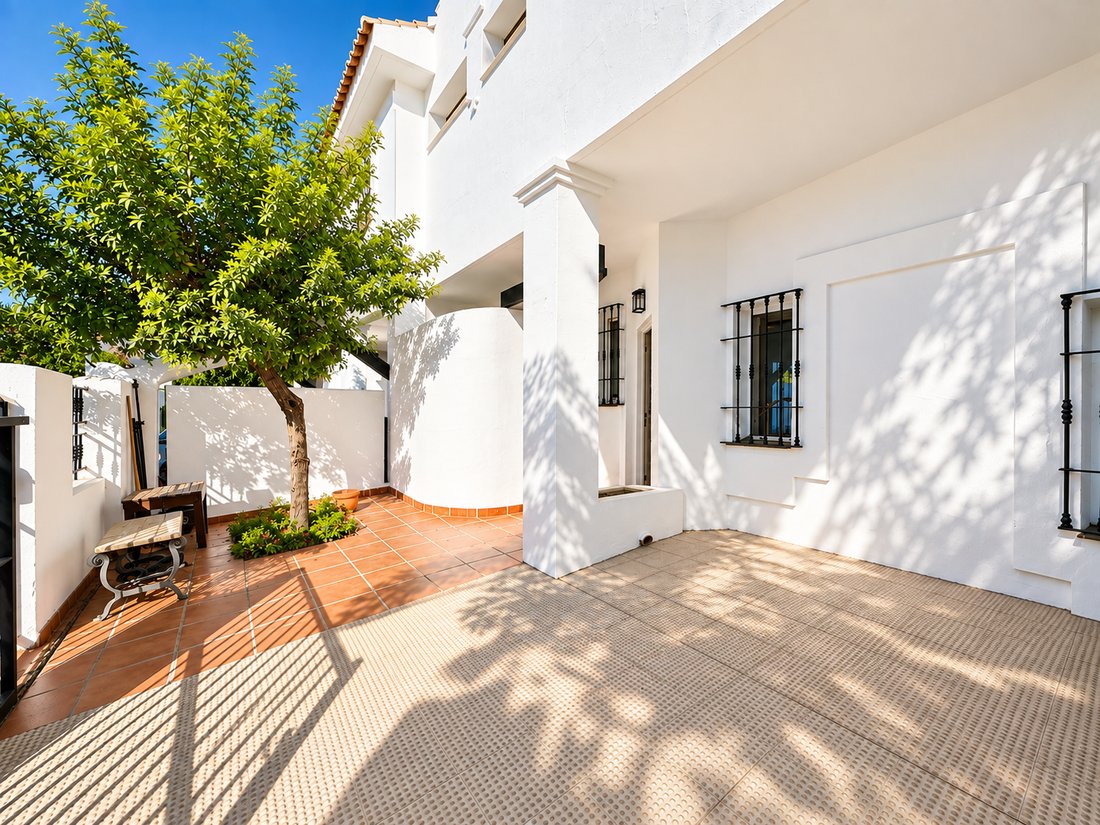 Townhouse in Nueva Andalucia, Marbella, Spain 3 - 19018902