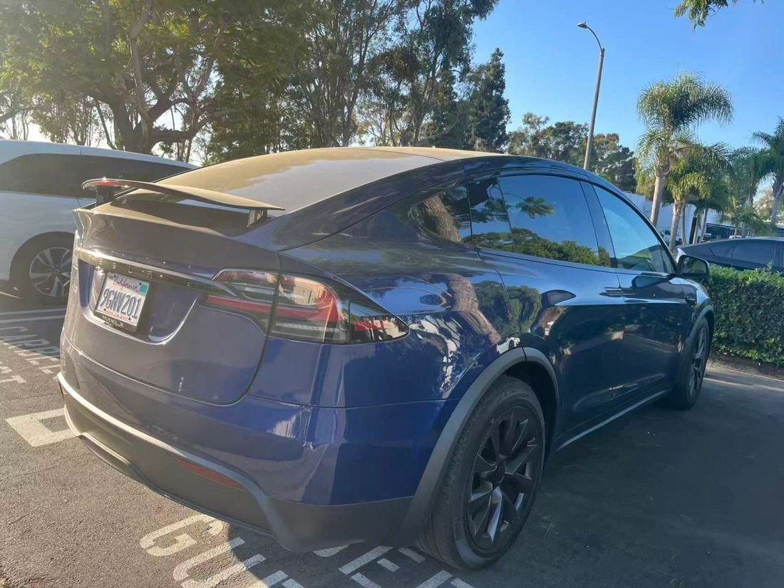 Suv in Costa Mesa, CA, United States 2 - 18991974
