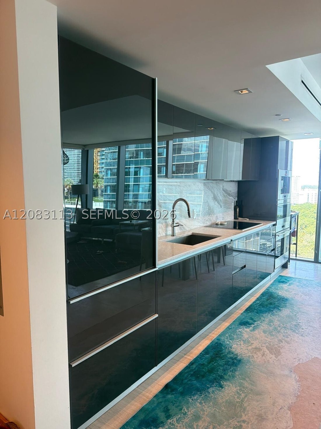 Condo in Miami, Florida, United States 4 - 19018657