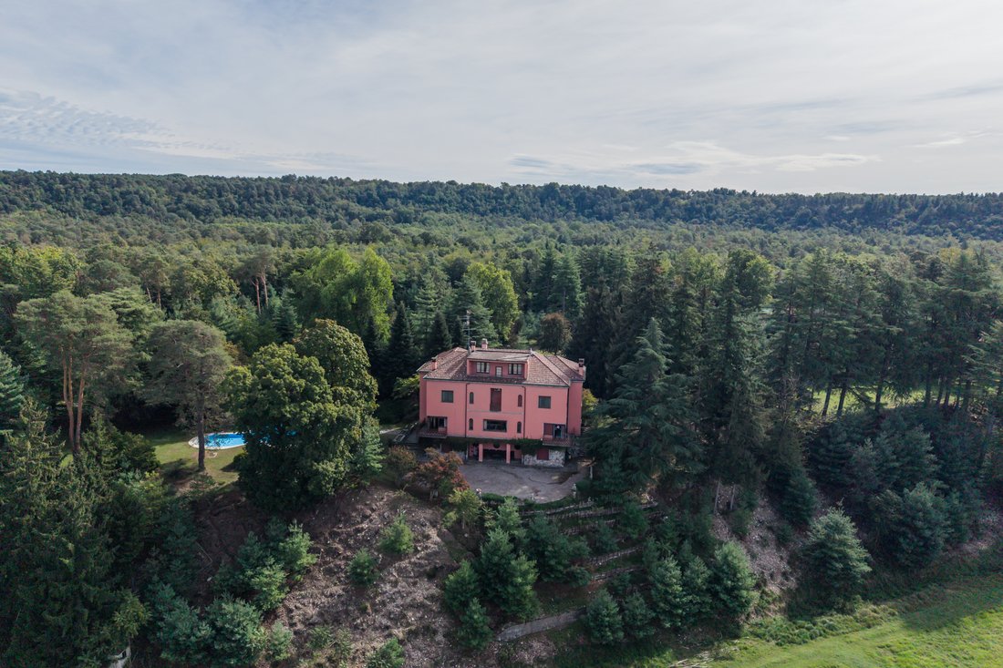 Domaine à Somma Lombardo, Lombardie, Italie 1 - 19019290