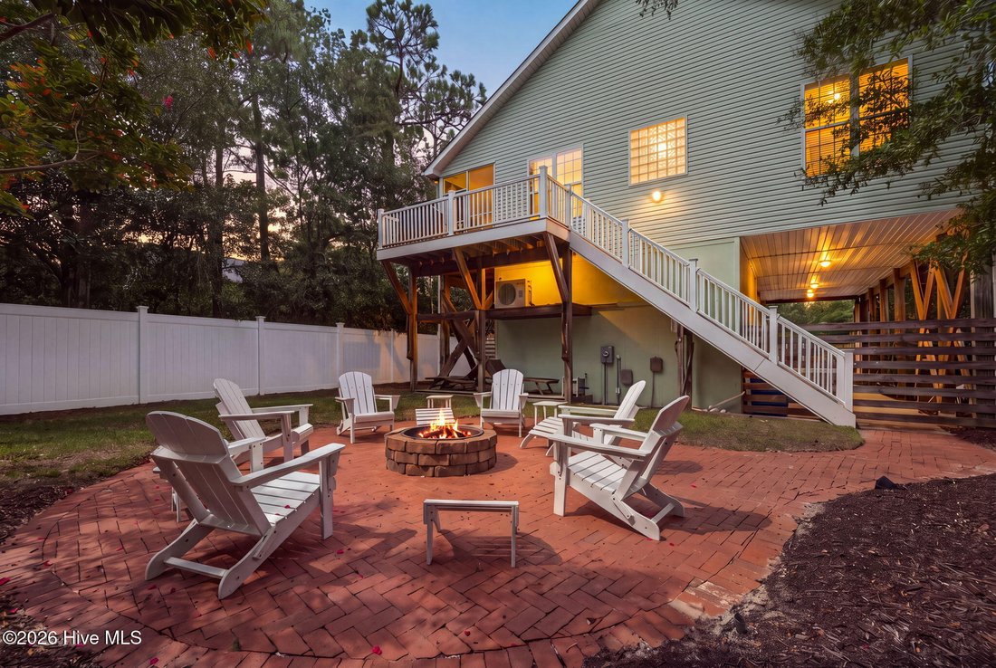 House in Oak Island, North Carolina, United States 4 - 19019432