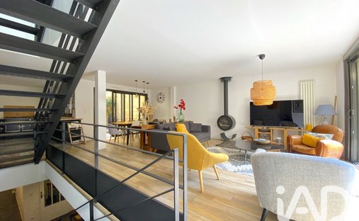 House in La Bastide, Bordeaux, France 1