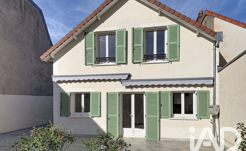 House in La Garenne-Saules-Forêt de Sénart, Montgeron, France 1