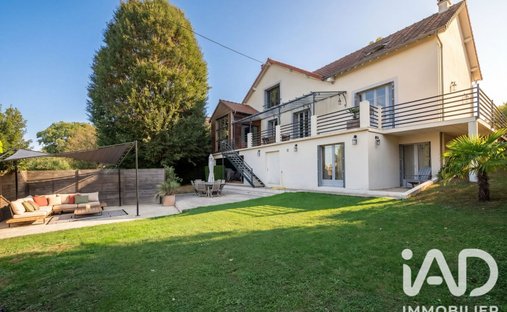 Haus in Marly-le-Roi, Île-de-France, Frankreich 1