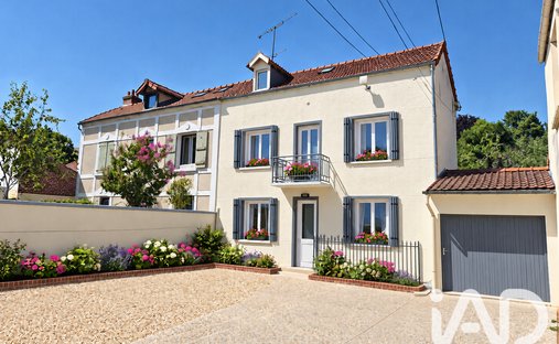House in Basses Roches, Conflans-Sainte-Honorine, France 1