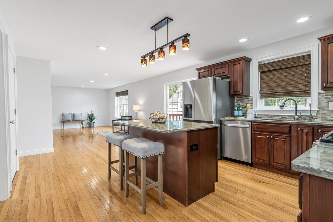 House in Woburn, Massachusetts, United States 5 - 19019746