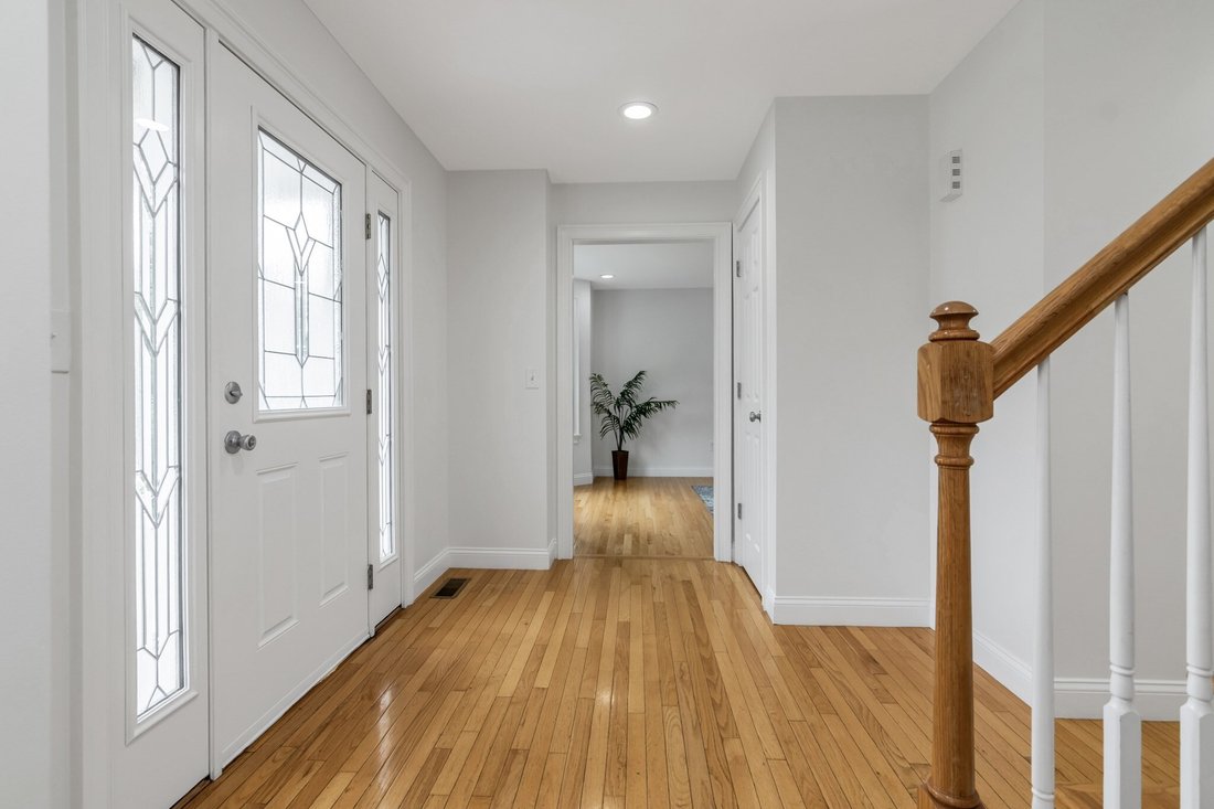 House in Woburn, Massachusetts, United States 2 - 19019746