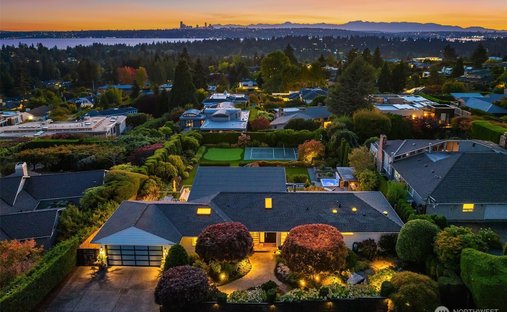 House in Clyde Hill, Washington, United States 1