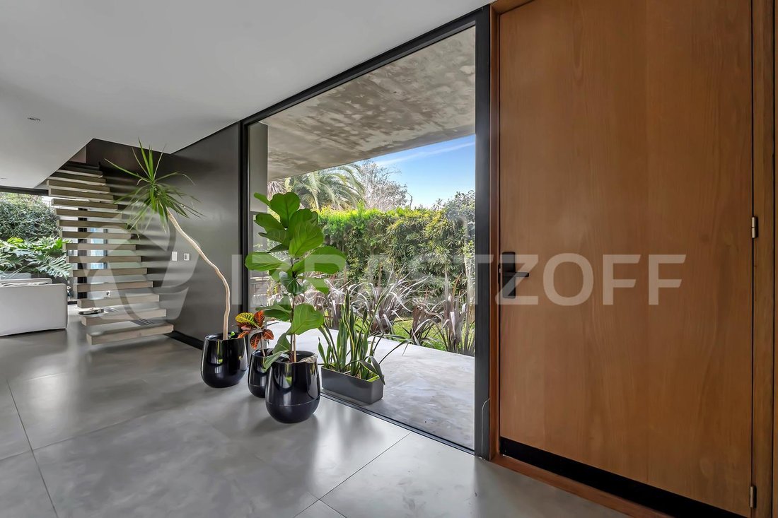 House in Ingeniero Pablo Nogués, Buenos Aires Province, Argentina 2 - 19019801