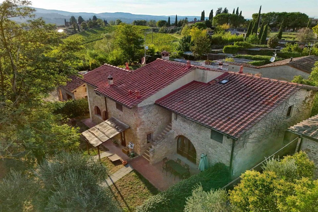 House in San Gimignano, Tuscany, Italy 3 - 19019861