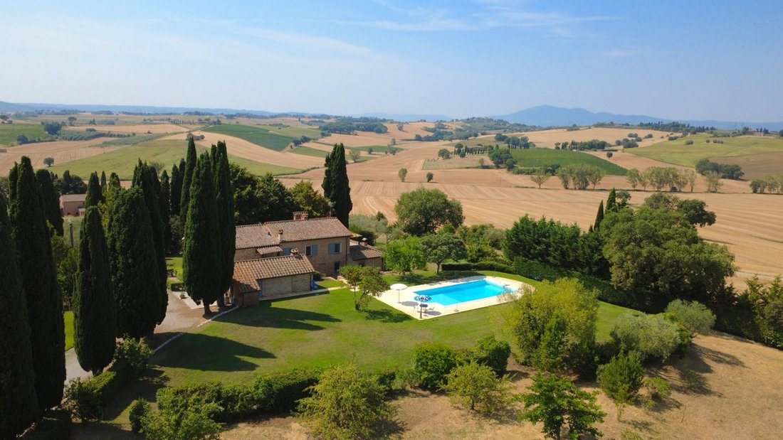 Country House in Castiglione del Lago, Umbria, Italy 1 - 19019895