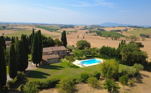 Country House in Castiglione del Lago, Umbria, Italy 1