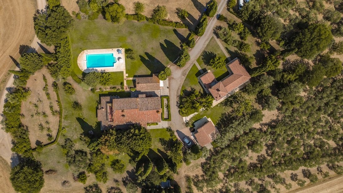 Country House in Castiglione del Lago, Umbria, Italy 4 - 19019895
