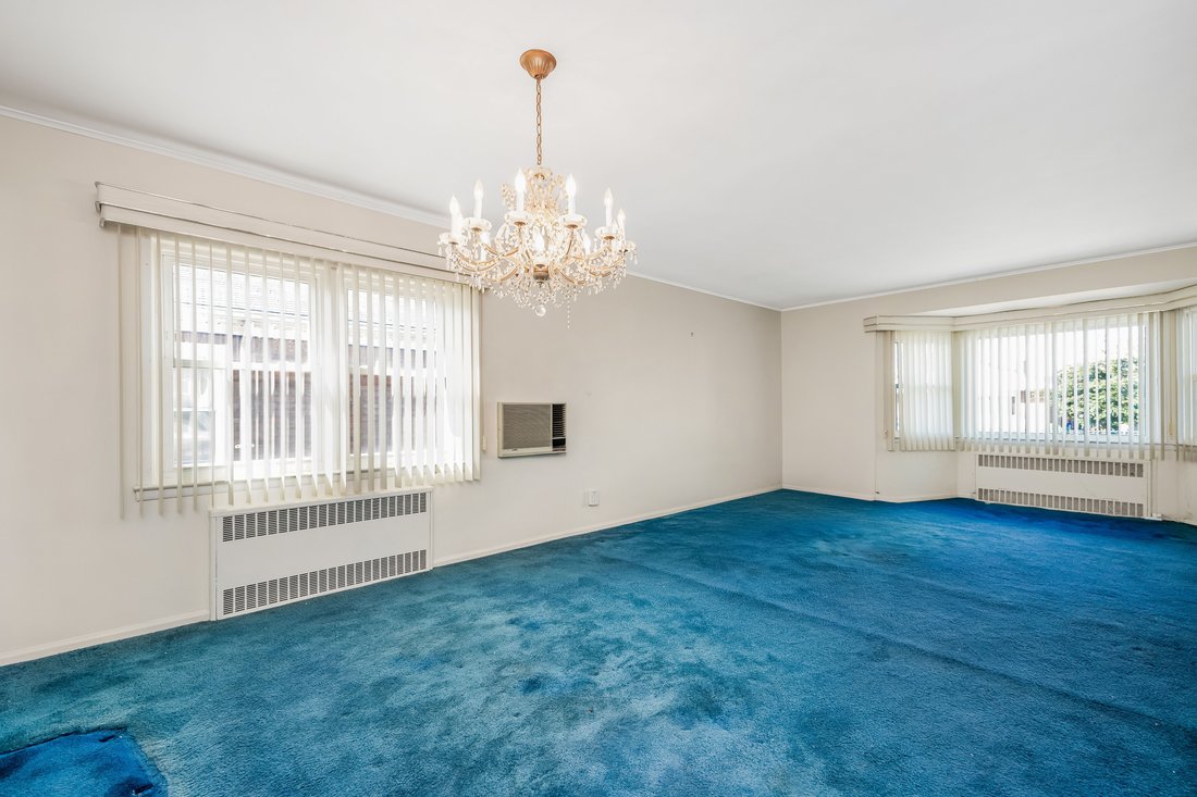 House in New York, New York, United States 4 - 19017826