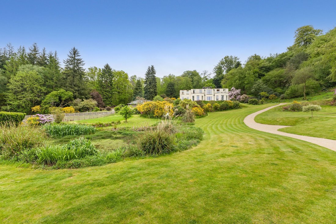 House in Henley, Fernhurst, England 1 - 19020168