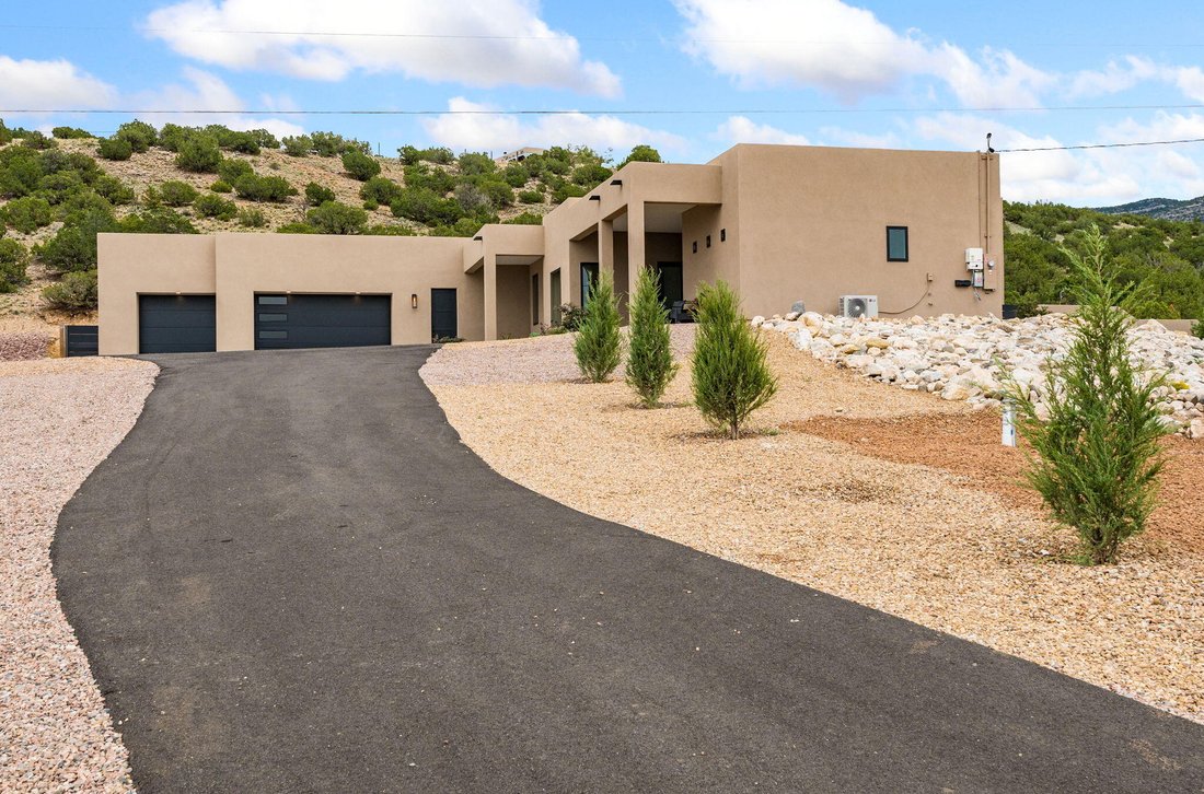 House in Placitas, New Mexico, United States 2 - 19020072