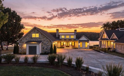 House in Guntersville, Alabama, United States 1